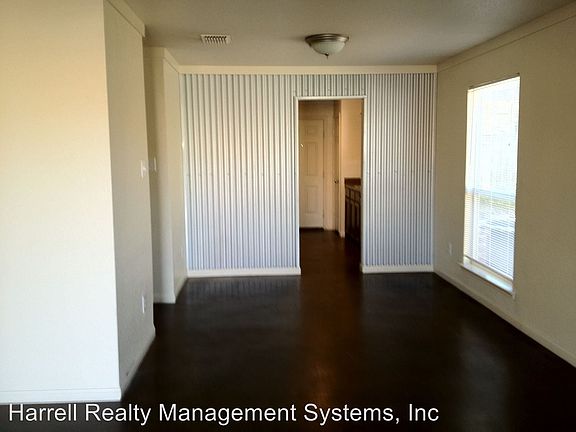 3rd image of 1305 Chapelwood Dr