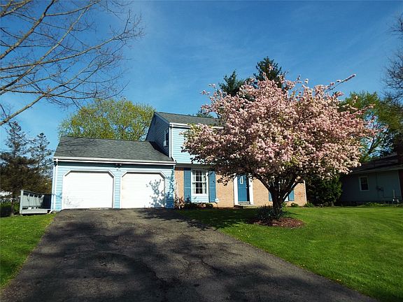 2nd image of 30 Hoffman Dr