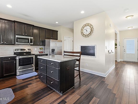 3rd image of 106 Gillcrest Lane