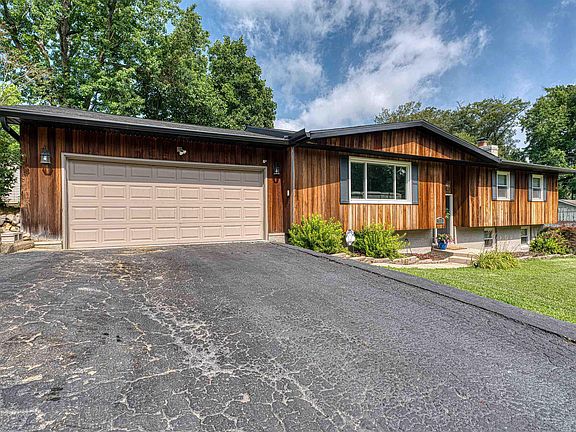 2nd image of 713 Carole Pl