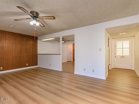 4th image of 647 Dorena Dr