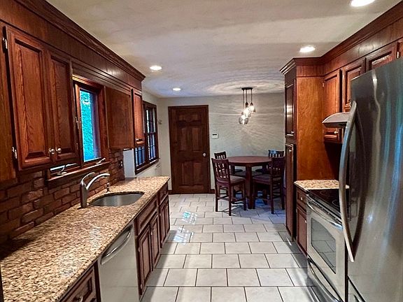 5th image of 31 Muriel Ln