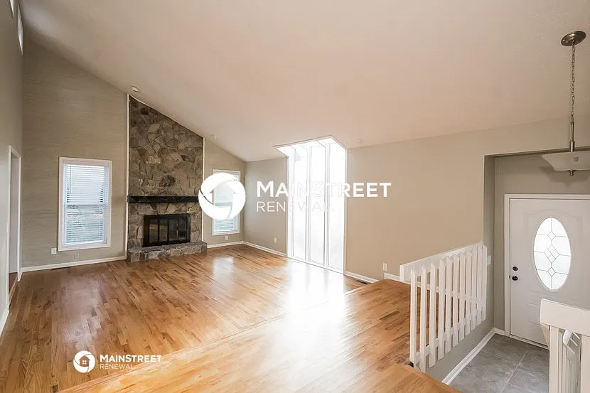 5221 Island Dr — Photo 2