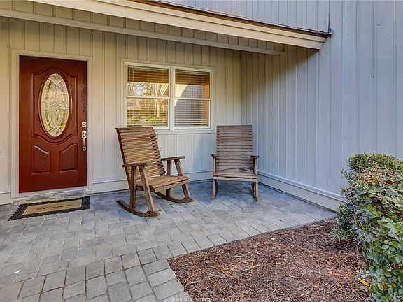 3rd image of 14 Fawn Ln