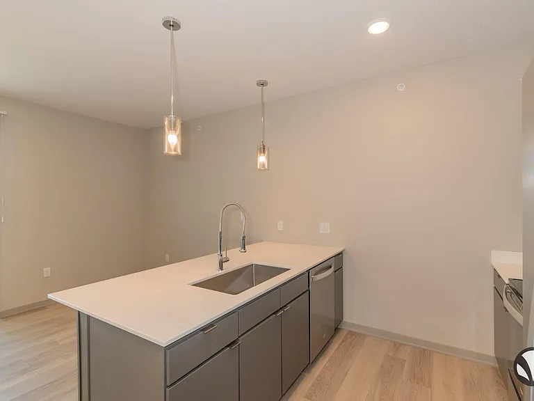 Chateau at Yankee Hill Apartments — Photo 23