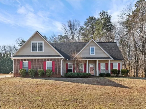 176 Friends Farm Way, Stokesdale, NC 27357