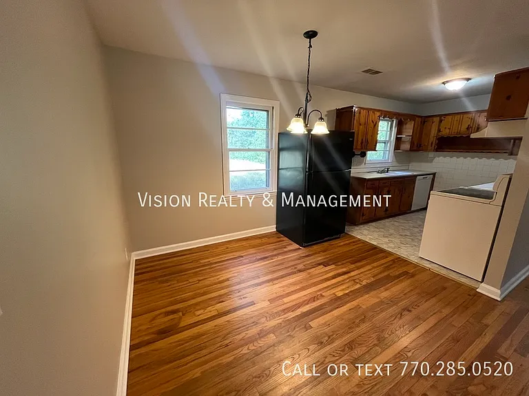 1148 Center St SW — Photo 7