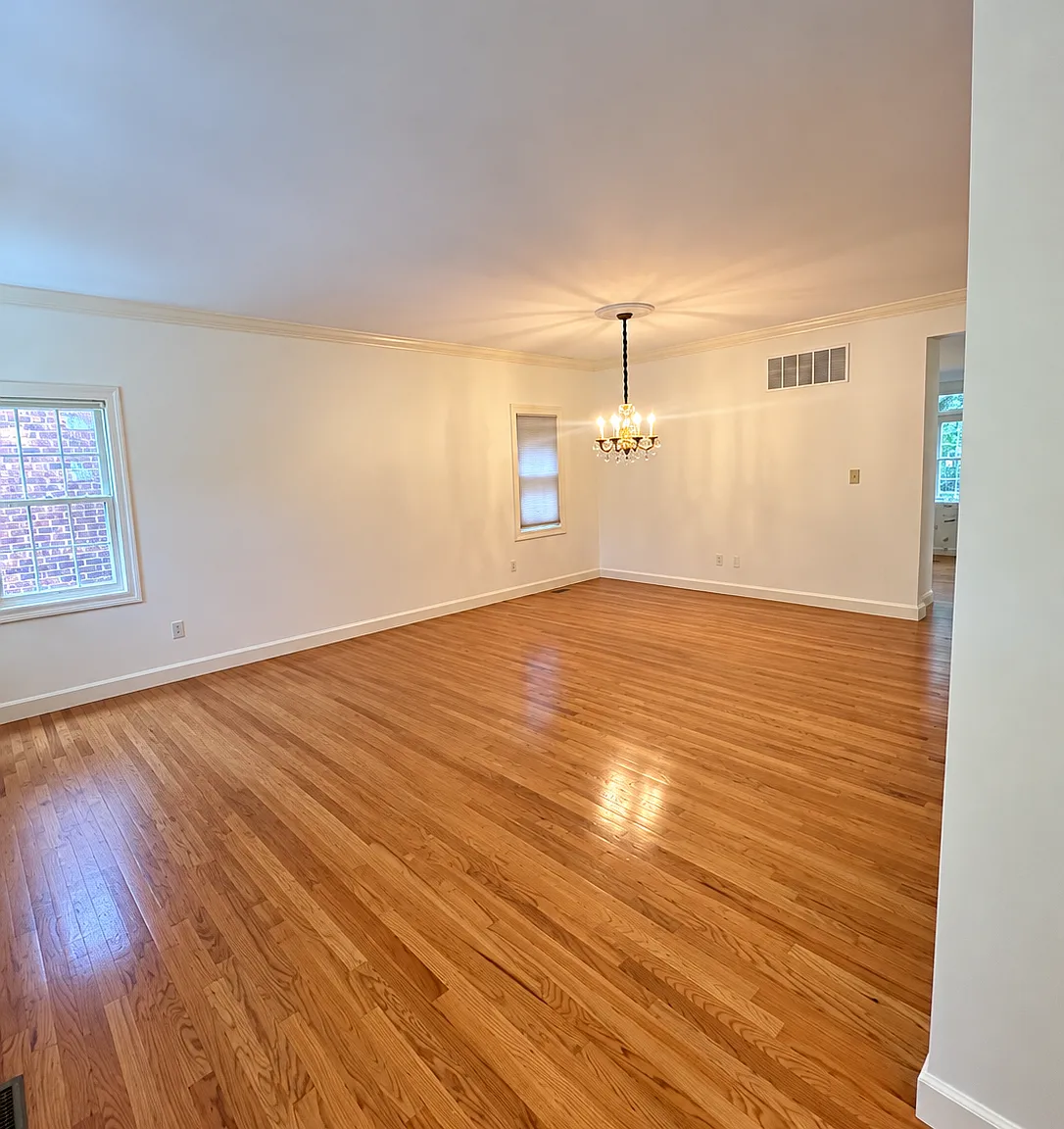 3 bed, 2.5 bath, 2200 sqft, $3,500 — Photo 4