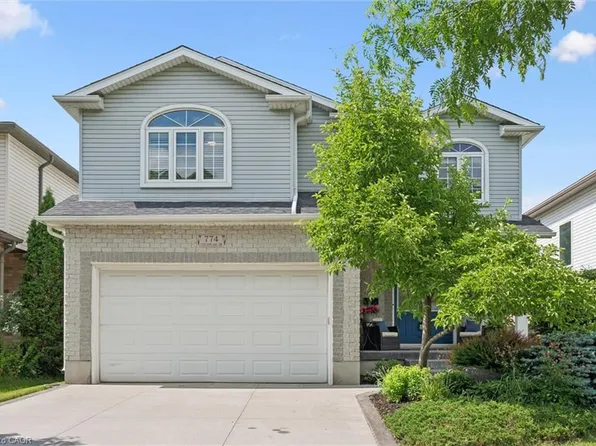 774 Chesapeake Dr, Waterloo, ON N2K 4A6