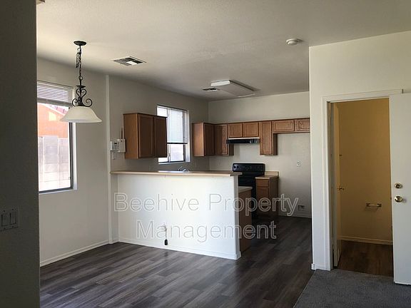 3rd image of 1325 S Roseann