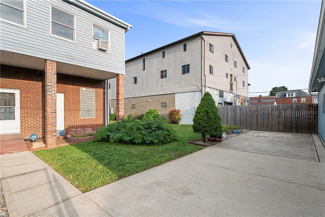 2 bed, $1,350 — Photo 3