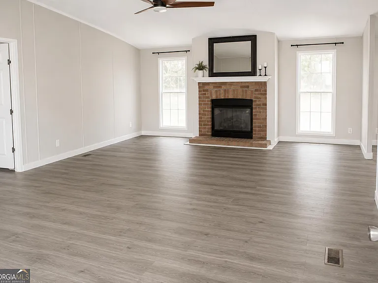 2296 Indian Trail Rd — Photo 5