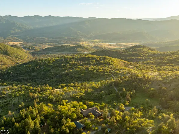 22494 Jefferson Rd, Ashland, OR 97520