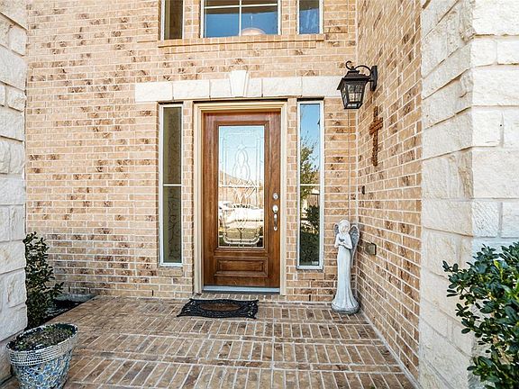 EXPERT CRAFTSMANSHIP: Brighton Homes built this in 2013, the exterior is brick and stone, the masonry is exceptional. There's only been the original owners living here.