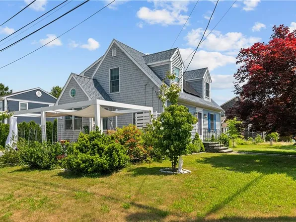 161 Massachusetts Blvd, Portsmouth, RI 02871