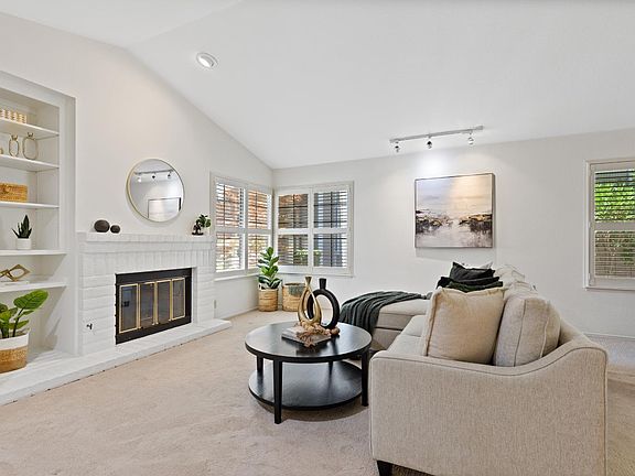 3rd image of 1637 Woodhill Dr
