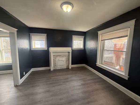 3206 E 11th St #3E, Kansas City, MO 64127