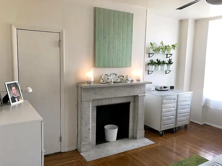 2224 Green St #4 — Photo 1