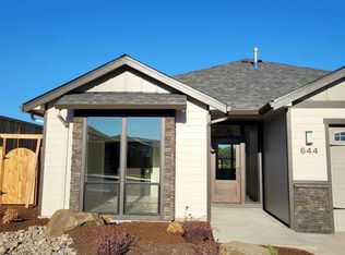 644 NW Cascade Mountain Dr, Dallas, OR 97338