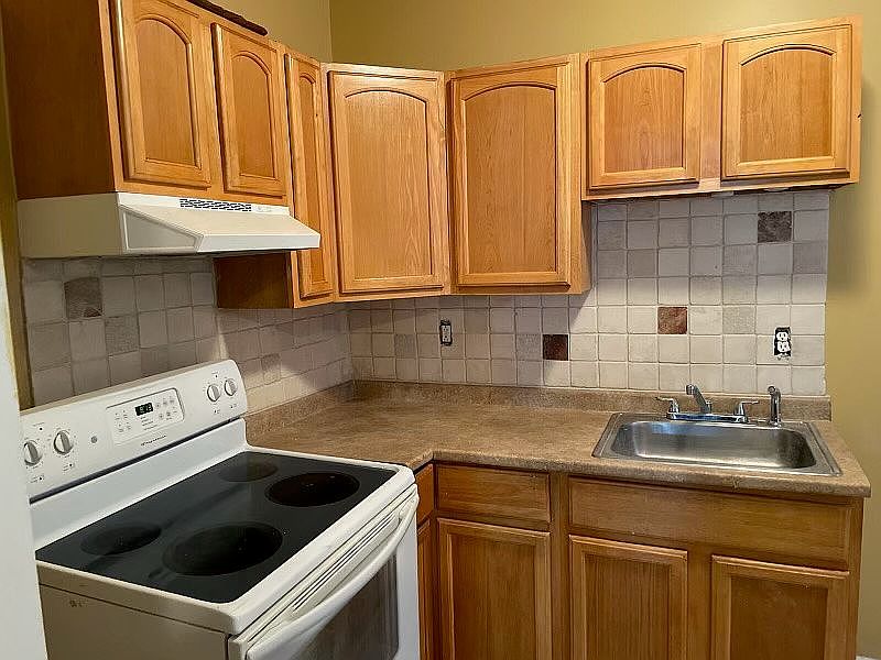 New backsplash and paint