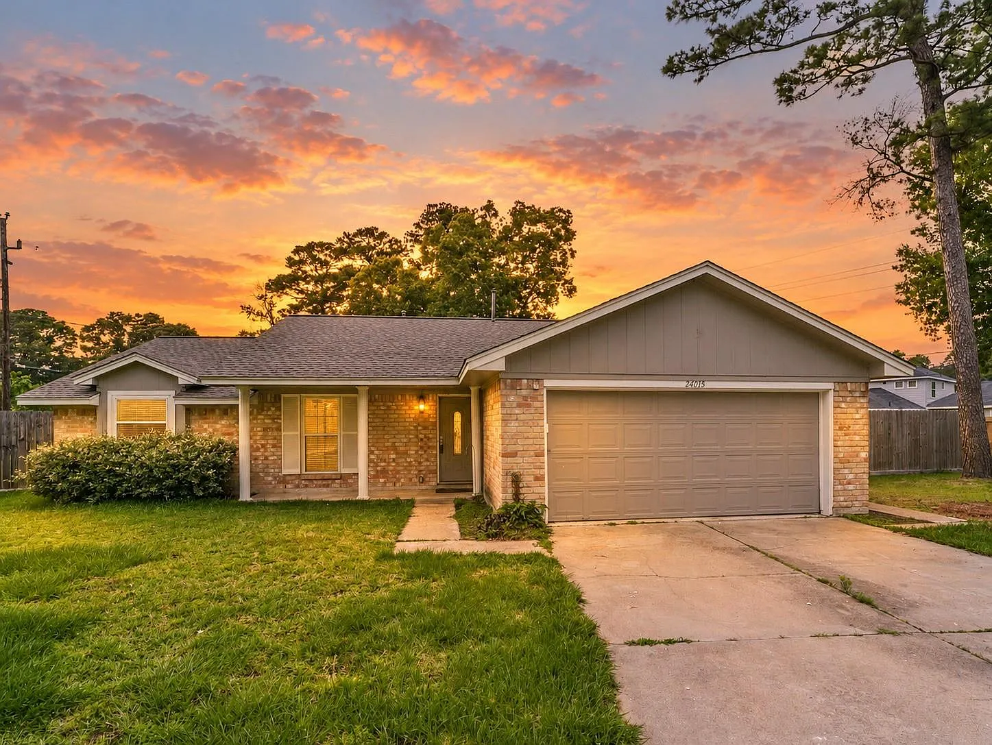 3 bed, 2.0 bath, 1442 sqft, $2,275 — Photo 1