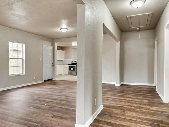 3rd image of 3849 Waldorf St