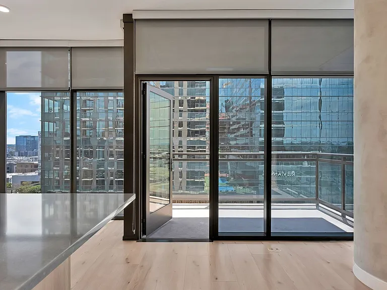 1212 Demonbreun St #1002 — Photo 18