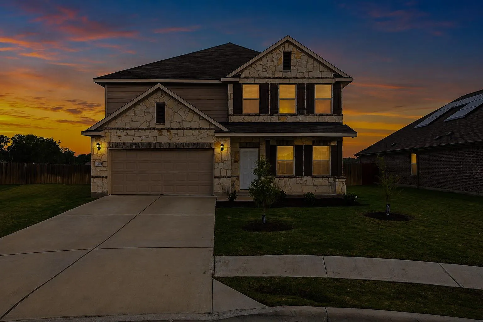 6 bed, 3.5 bath, 2988 sqft, $2,700 — Photo 2