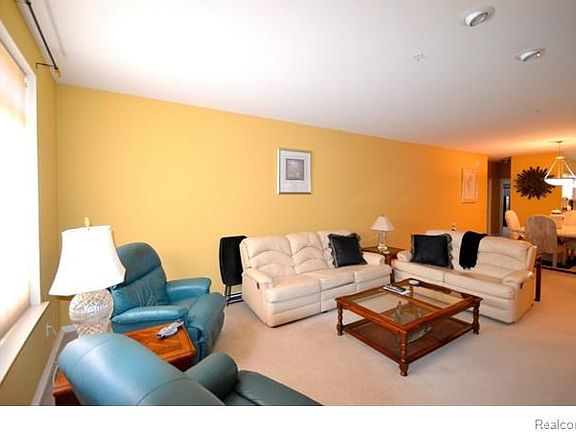 5th image of 3083 Camden Dr #1