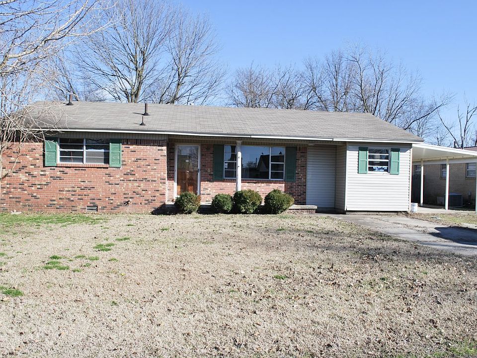 1st image of 1914 Carol Dr