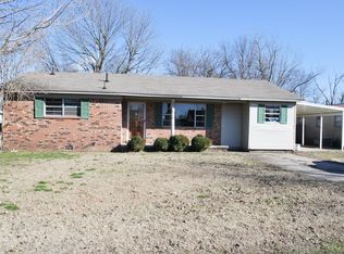 1914 Carol Dr, Kennett, MO 63857