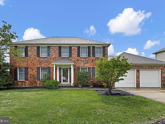 3rd image of 18 Sumac Ct