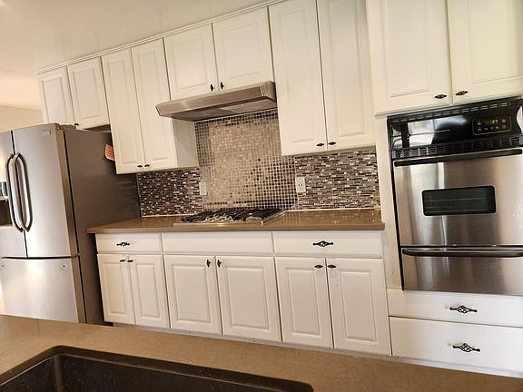 4th image of 3634 Londonderry Dr