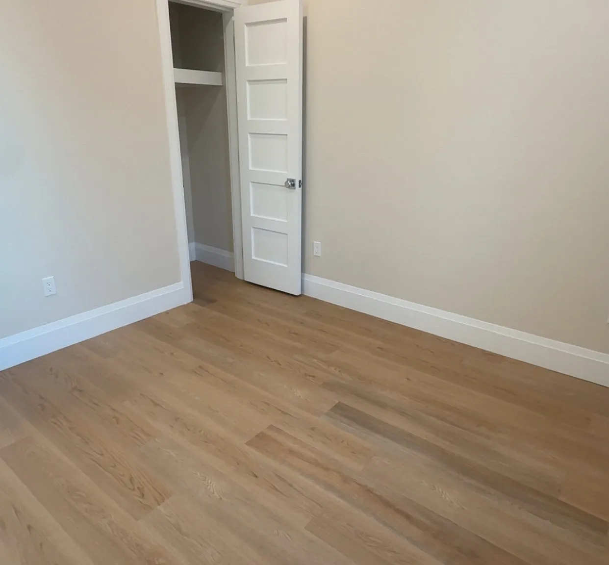 3 bed, 1100 sqft, $3,900 — Photo 3