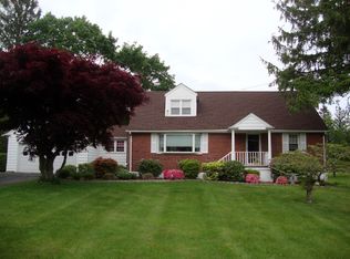 405 Nanny Hagen Rd, Thornwood, NY 10594