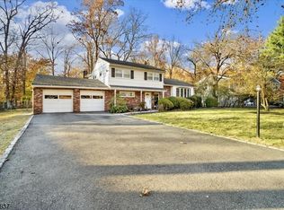 75 Falcon Rd, Livingston, NJ 07039