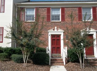 23 C Park Village Ln, Greensboro, NC 27455