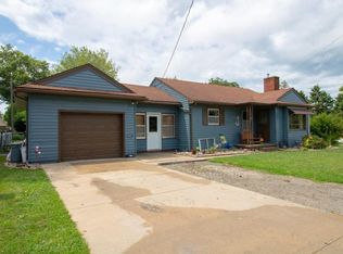 609 N 10th St, Oskaloosa, IA 52577