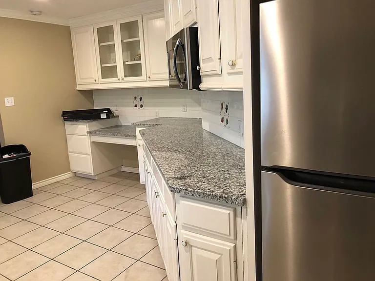 201 W Brookside Dr — Photo 4