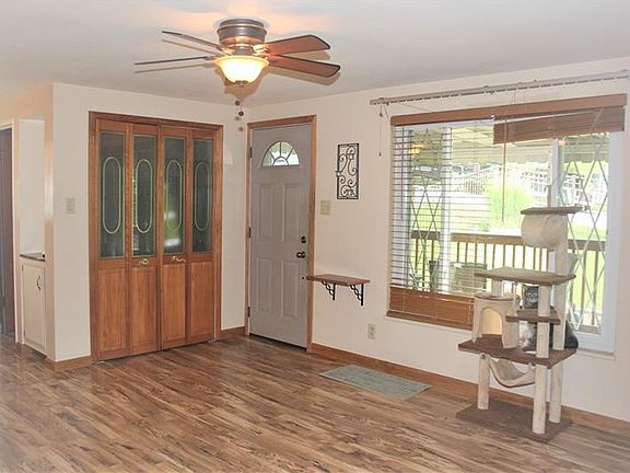 4th image of 441 Glencoe Dr