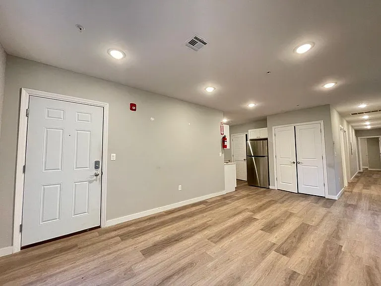 15 Arlington St #1 — Photo 3