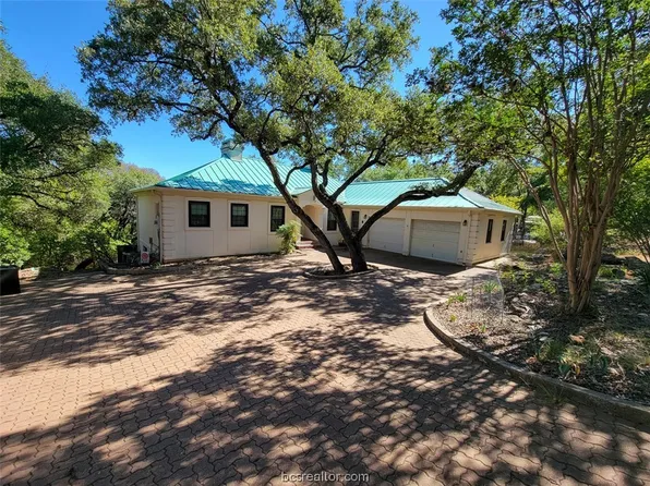 132 E Sierra Cir, San Marcos, TX 78666