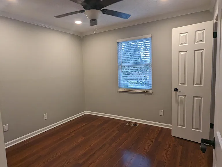 1424 Waynesboro Ln — Photo 5