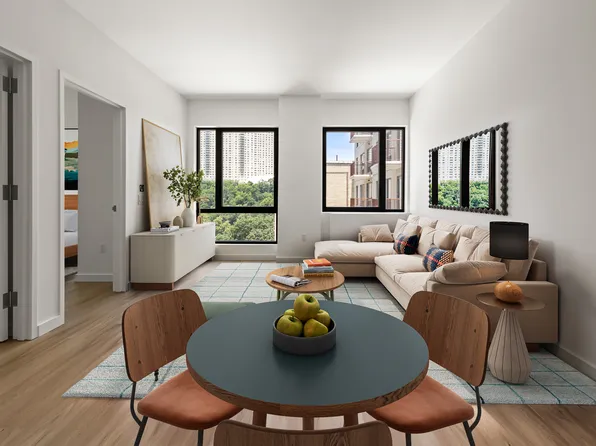 170 West 225th Street image 2 of 26