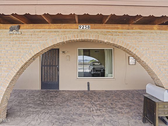 3rd image of 9258 Roseway Dr