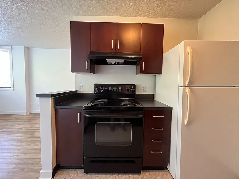 2020 SW Main St #602 — Photo 6