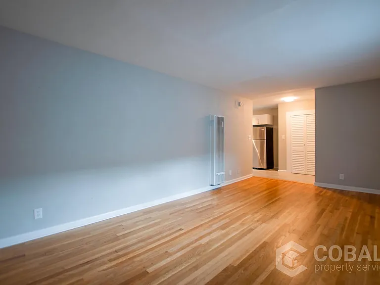 773 Greenwood Ave NE #10 — Photo 3
