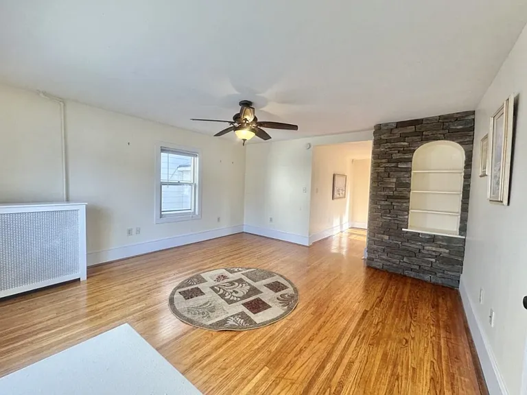 986 Ash St #101 — Photo 15