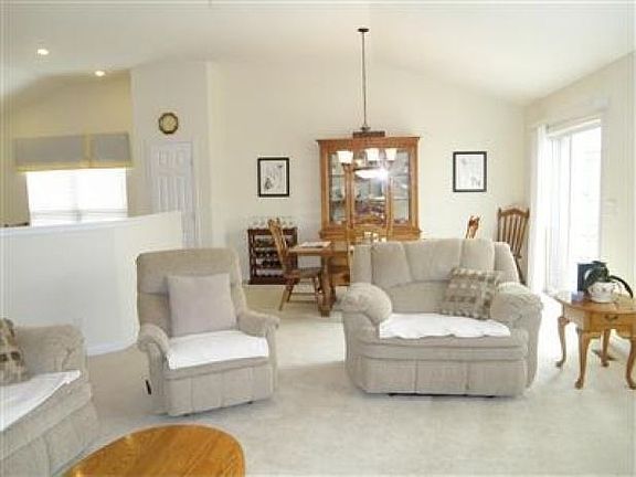3rd image of 10073 Whittlesey Dr