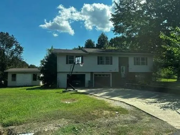 8002 Woodland Meadow Dr, Poplar Bluff, MO 63901